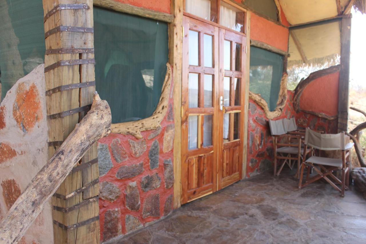 Lion'S Cave Camp, Samburu Villa Archers Post Exterior photo