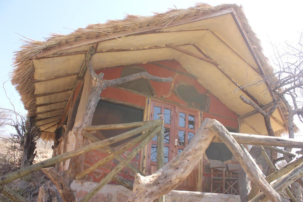 Lion'S Cave Camp, Samburu Villa Archers Post Exterior photo