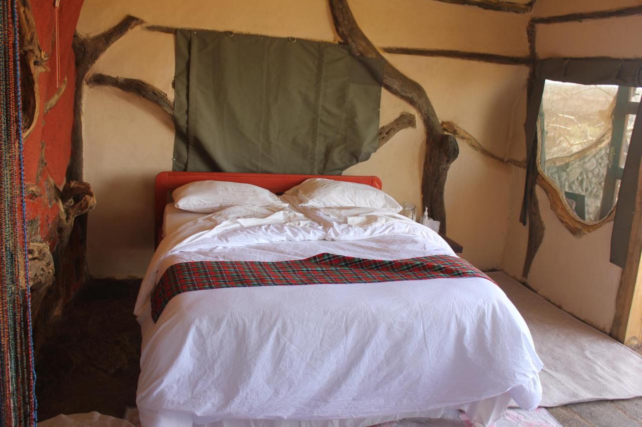 Lion'S Cave Camp, Samburu Villa Archers Post Exterior photo