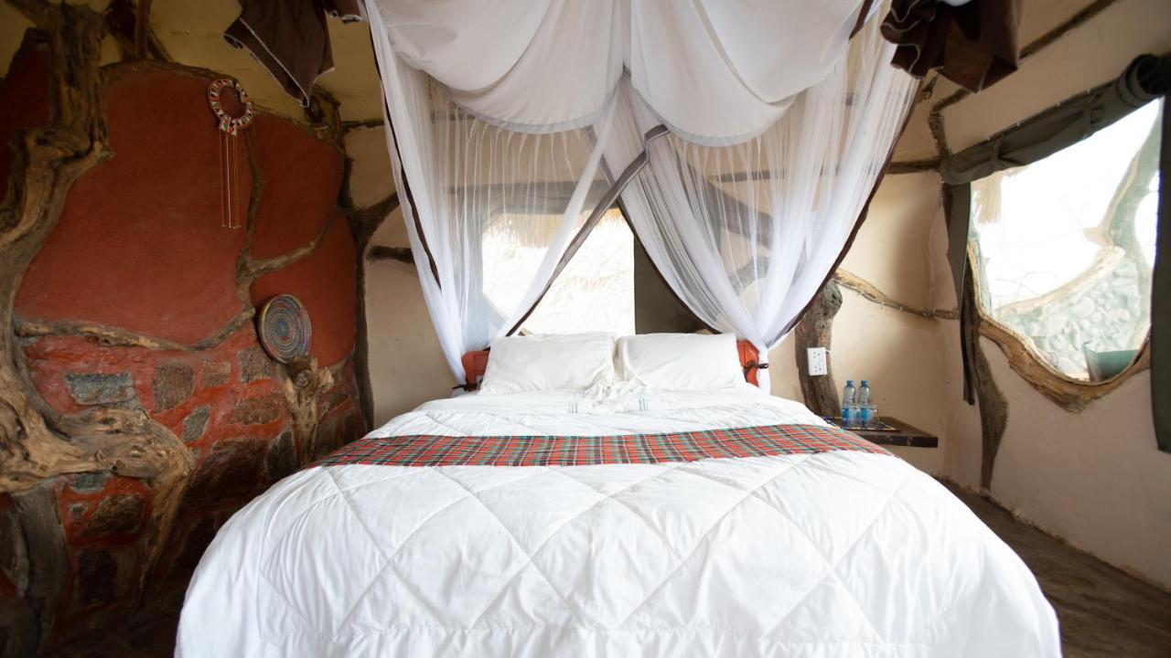 Lion'S Cave Camp, Samburu Villa Archers Post Exterior photo