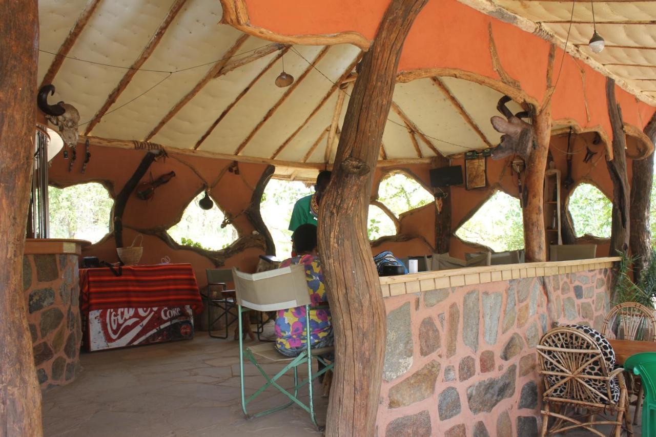 Lion'S Cave Camp, Samburu Villa Archers Post Exterior photo