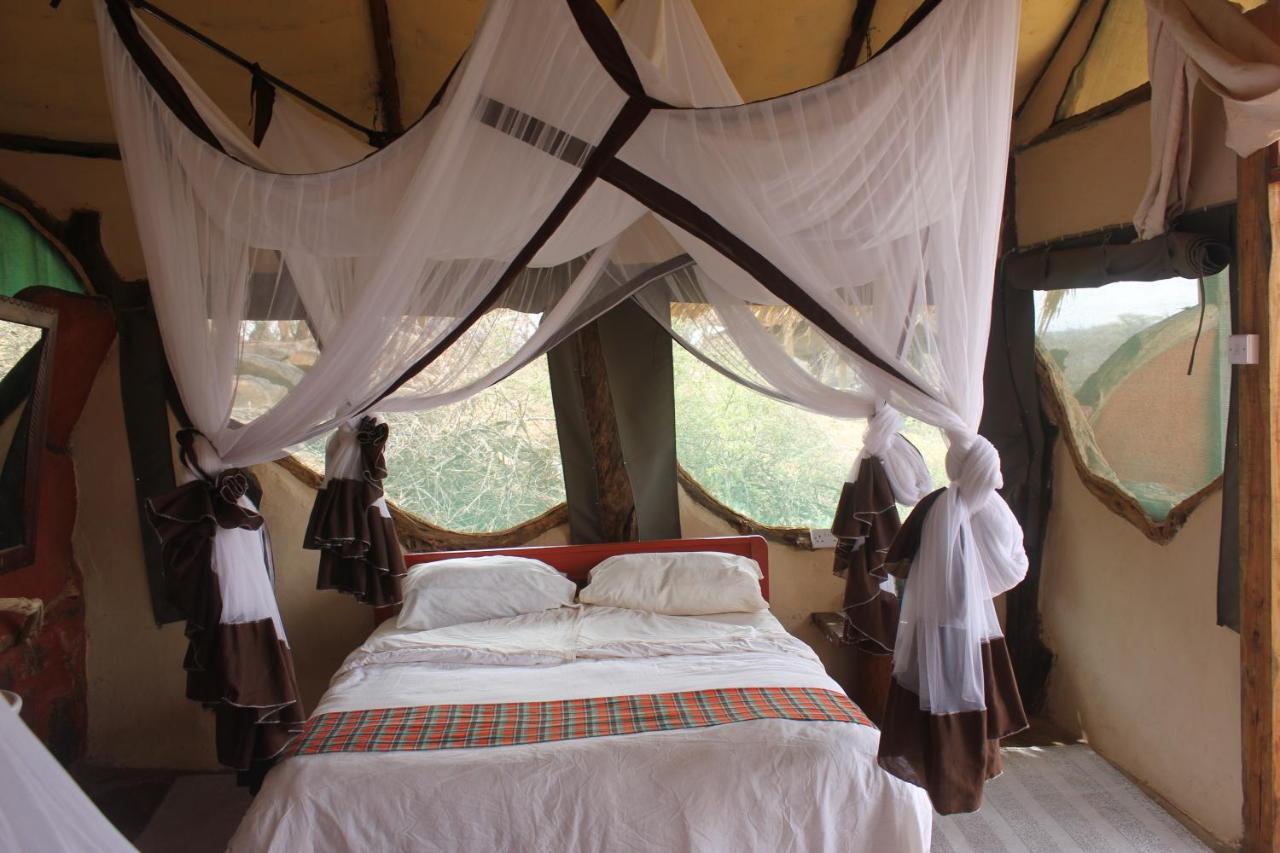 Lion'S Cave Camp, Samburu Villa Archers Post Exterior photo