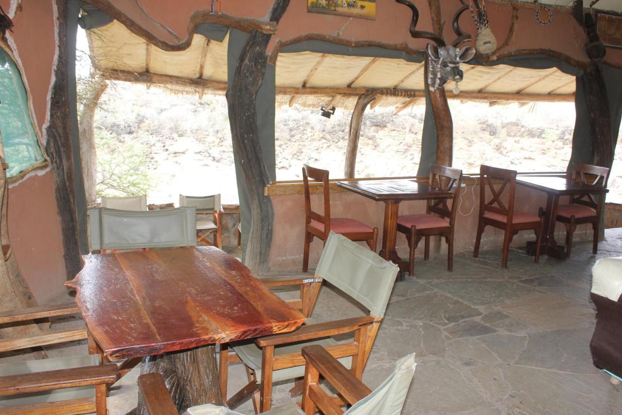Lion'S Cave Camp, Samburu Villa Archers Post Exterior photo