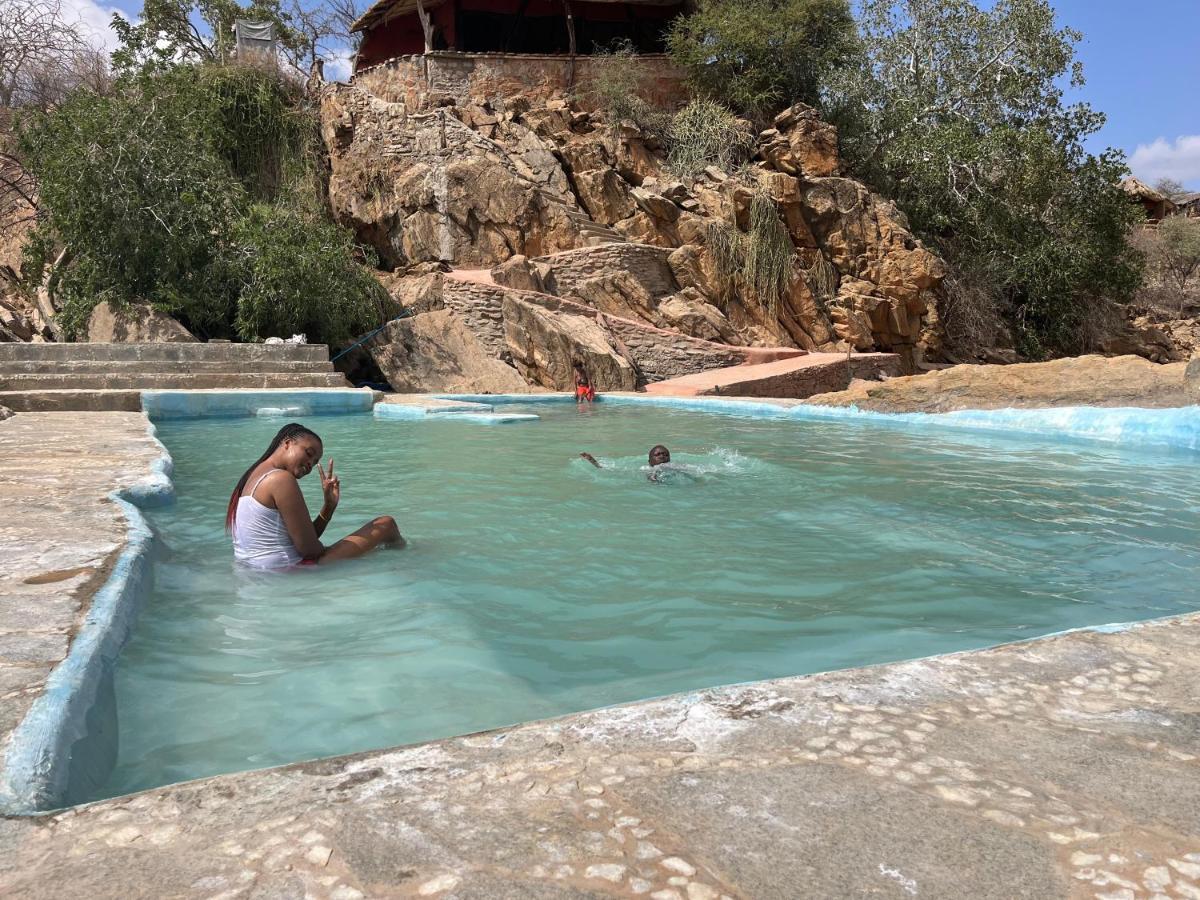Lion'S Cave Camp, Samburu Villa Archers Post Exterior photo