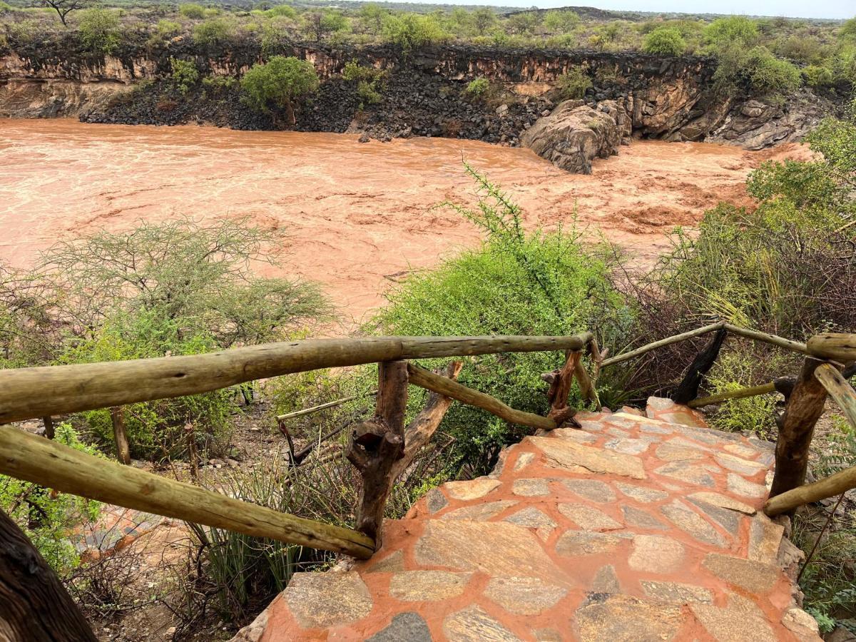Lion'S Cave Camp, Samburu Villa Archers Post Exterior photo