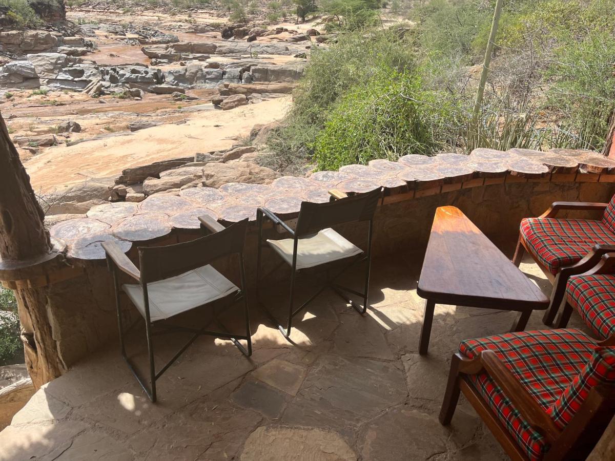 Lion'S Cave Camp, Samburu Villa Archers Post Exterior photo